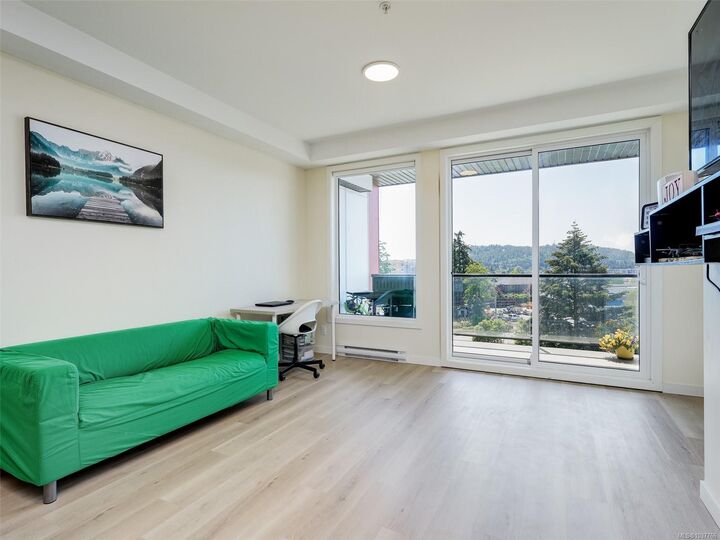 Property Photo:  815 Orono Ave 504  BC V9B 2T9 