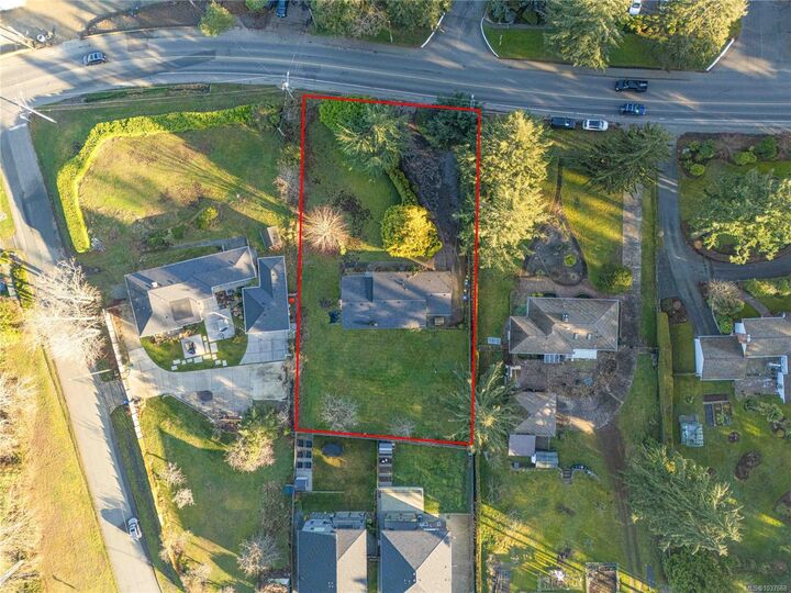 Property Photo: 2555 Departure Bay Rd BC V9S 3W2