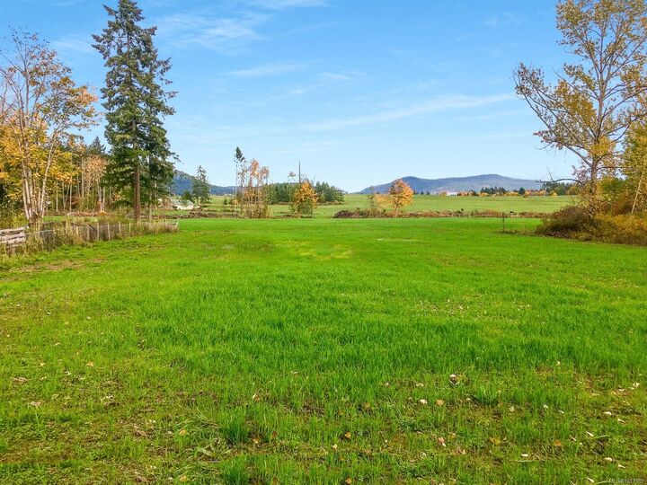 4545 Trans Canada Hwy — photo 1