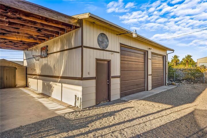 Property Photo: 1749 Sierra Vista Drive AZ 86442