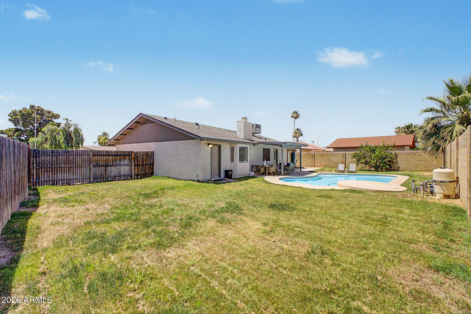 Property Photo:  1727 N Summer Circle  AZ 85203 