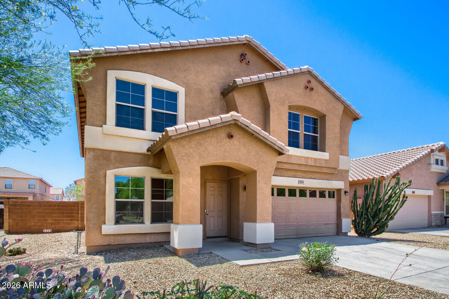 Property Photo: 3219 W Saint Anne Avenue AZ 85041