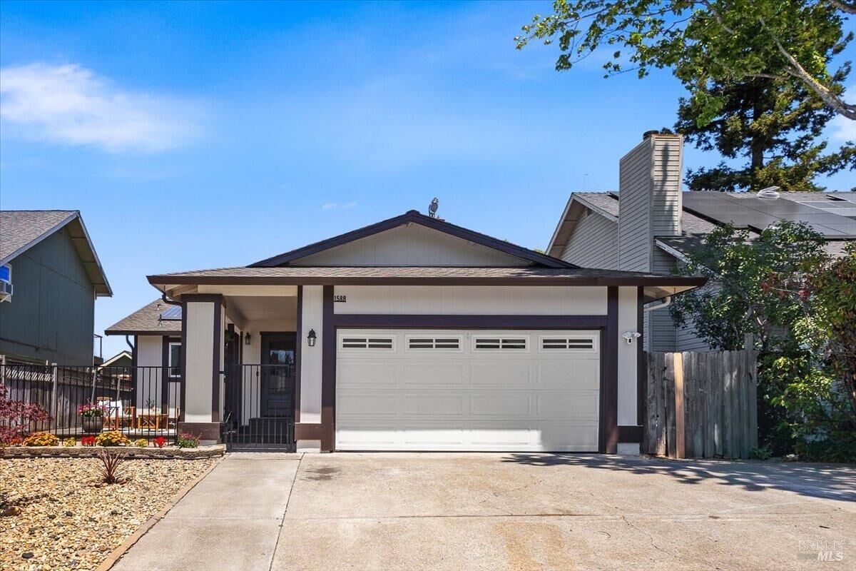 Property Photo: 1588 Gladstone Way CA 94928
