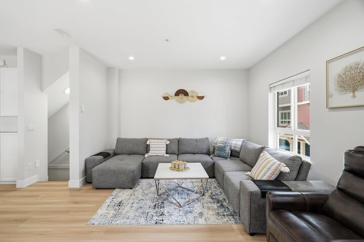 Property Photo: 843 Ewen Avenue 20 BC V3M 0K6