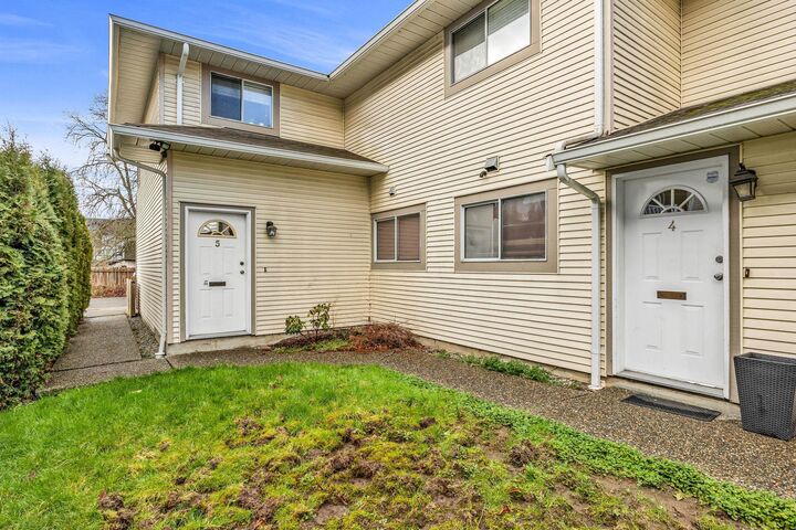 Property Photo:  19690 56 Avenue 4  BC V3A 3X6 