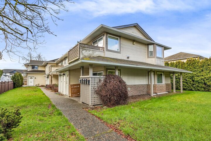 Property Photo: 19690 56 Avenue 4 BC V3A 3X6