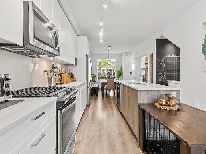 Property Photo: 9688 162A Street 6 BC V4N 6V3