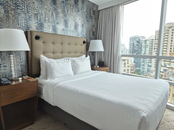 Property Photo: 433 Robson Street 1801 BC V6B 6L9