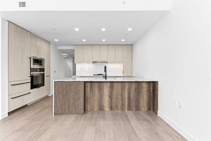Property Photo: 3590 W 39th Avenue 303 BC V6N 3A5