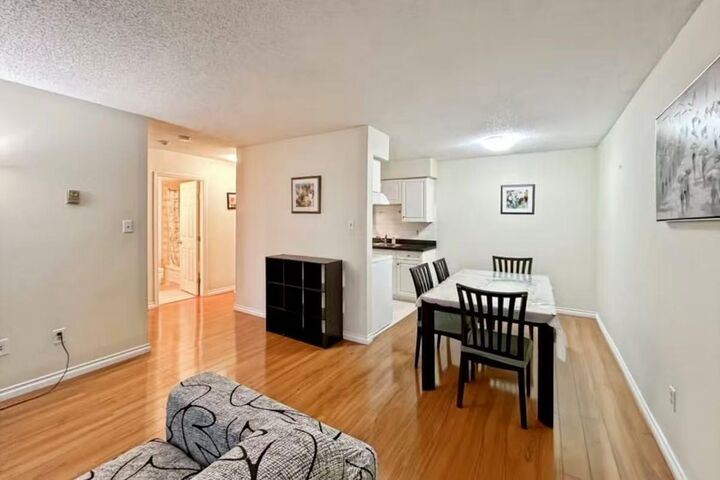 Property Photo: 836 Twelfth Street 2F BC V3M 4K3