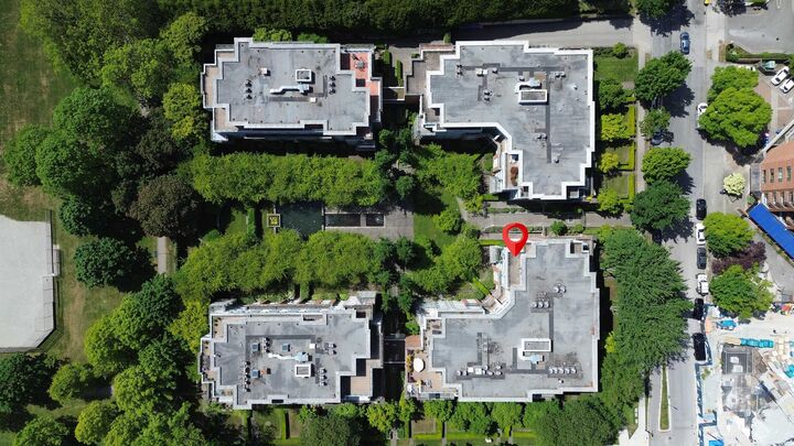 Property Photo: 618 W 45th Avenue 602 BC V5Z 4R7