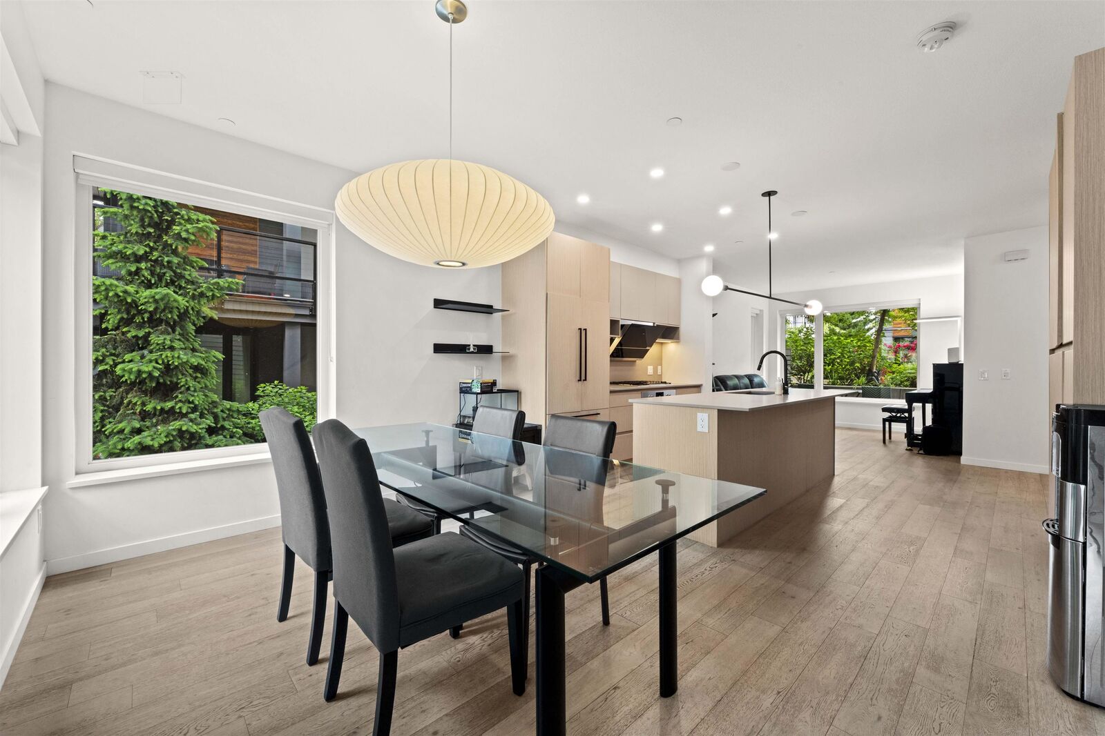 Property Photo: 528 E 2nd Street 42 BC V7L 0G8