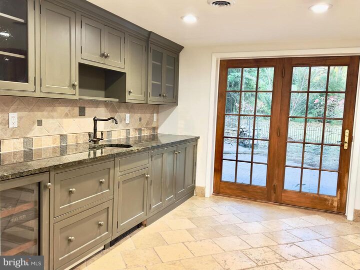 Property Photo:  1 High Acres Drive  NJ 08628 