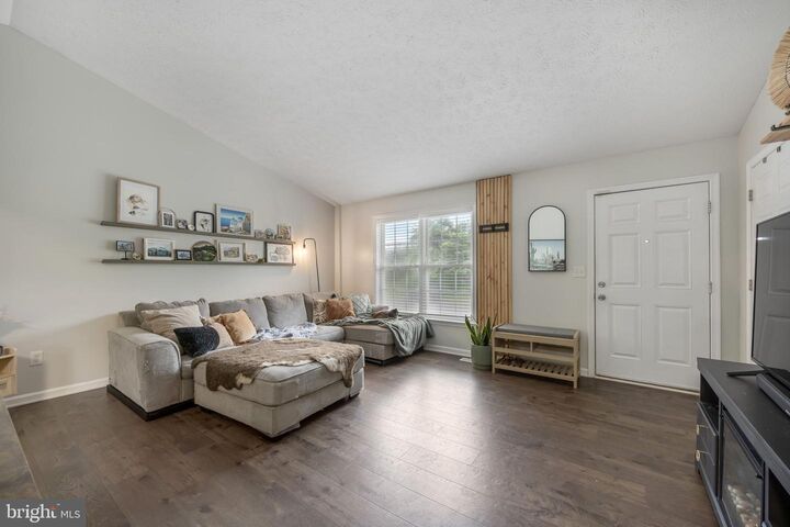 Property Photo:  10322 Wisteria Drive  VA 22408 