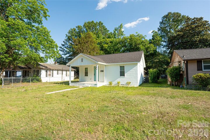 Property Photo: 906 Gladstone Street SC 29501
