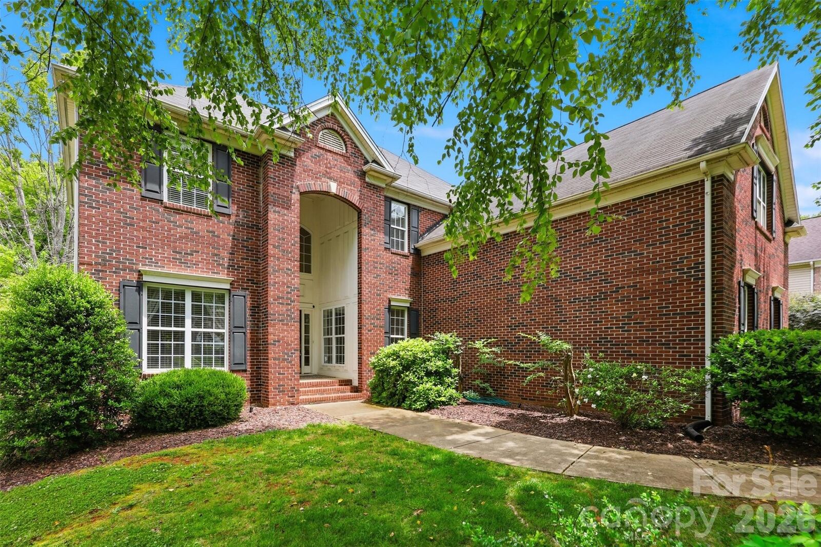 Property Photo:  8526 Wren Creek Drive  NC 28269 