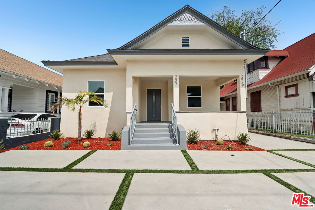 Property Photo:  227 W 41st St  CA 90037 