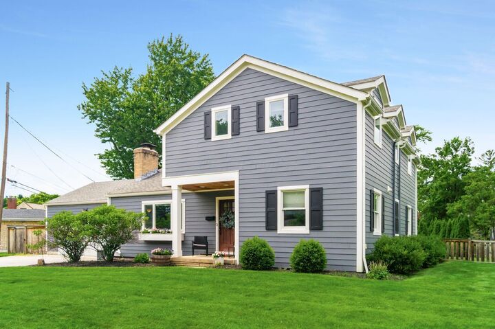 Property Photo:  3055 Tremont Road  OH 43221 