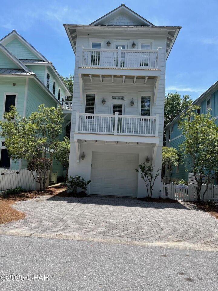Property Photo:  123 Cottage Court  FL 32413 