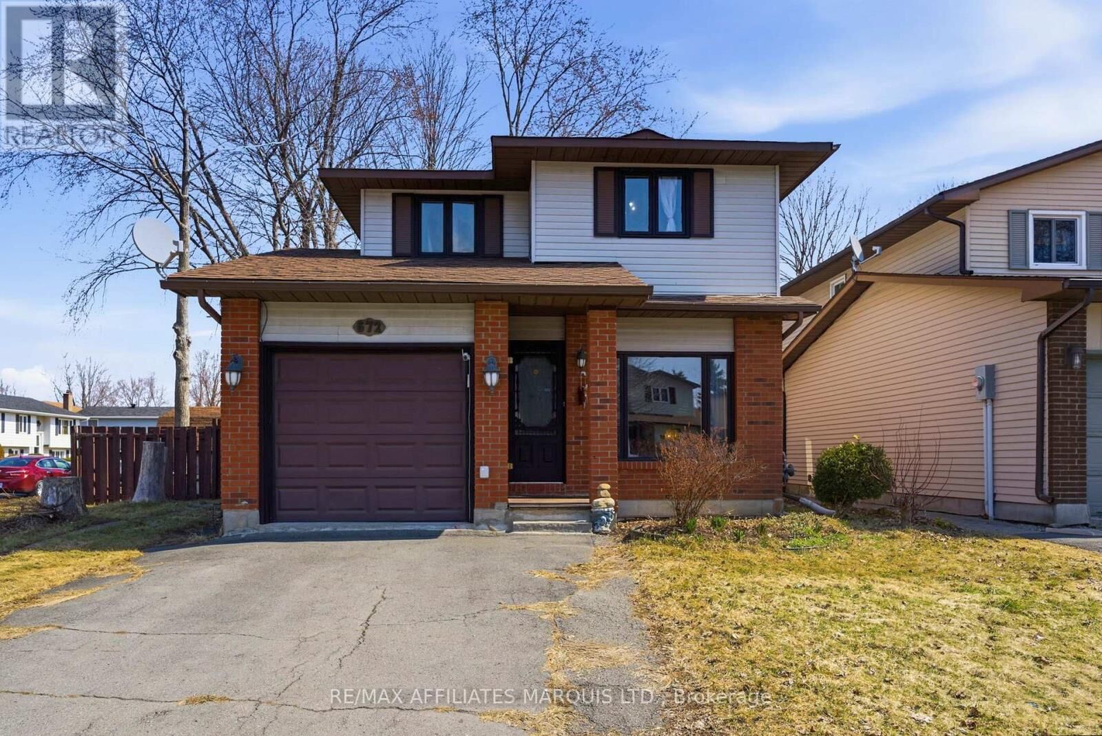 Property Photo: 672 Champlain Drive ON K6H 6P2
