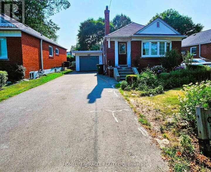 Property Photo: 978 Pharmacy Avenue Bsmt ON M1R 2G6