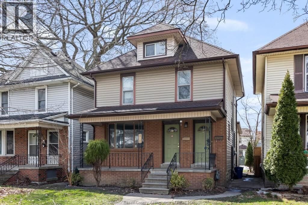 Property Photo:  835 Moy Avenue Main  ON N9A 2N7 