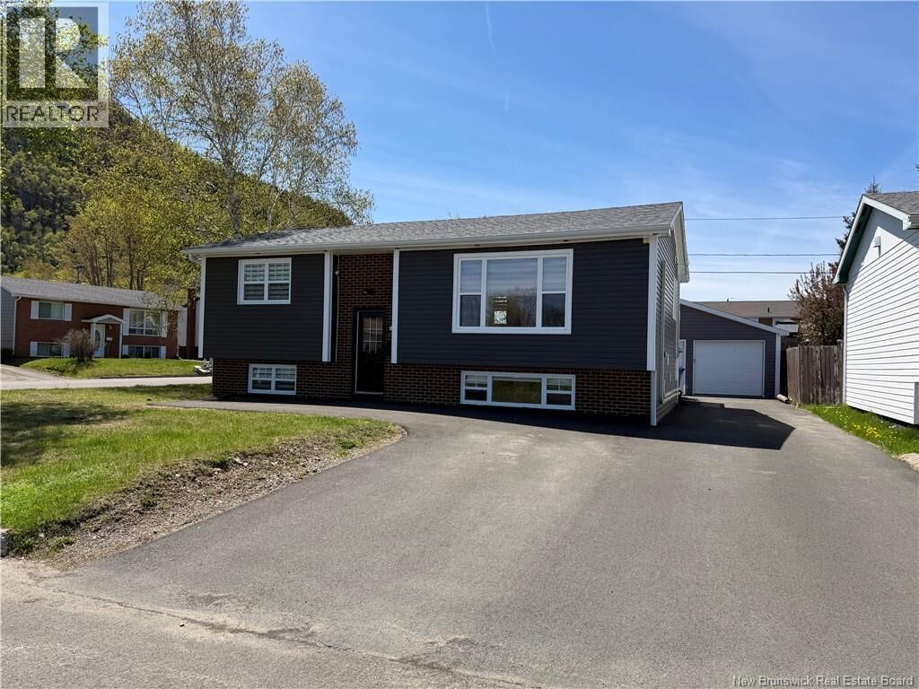 Property Photo: 15 Kimberly Court NB E3N 3M4