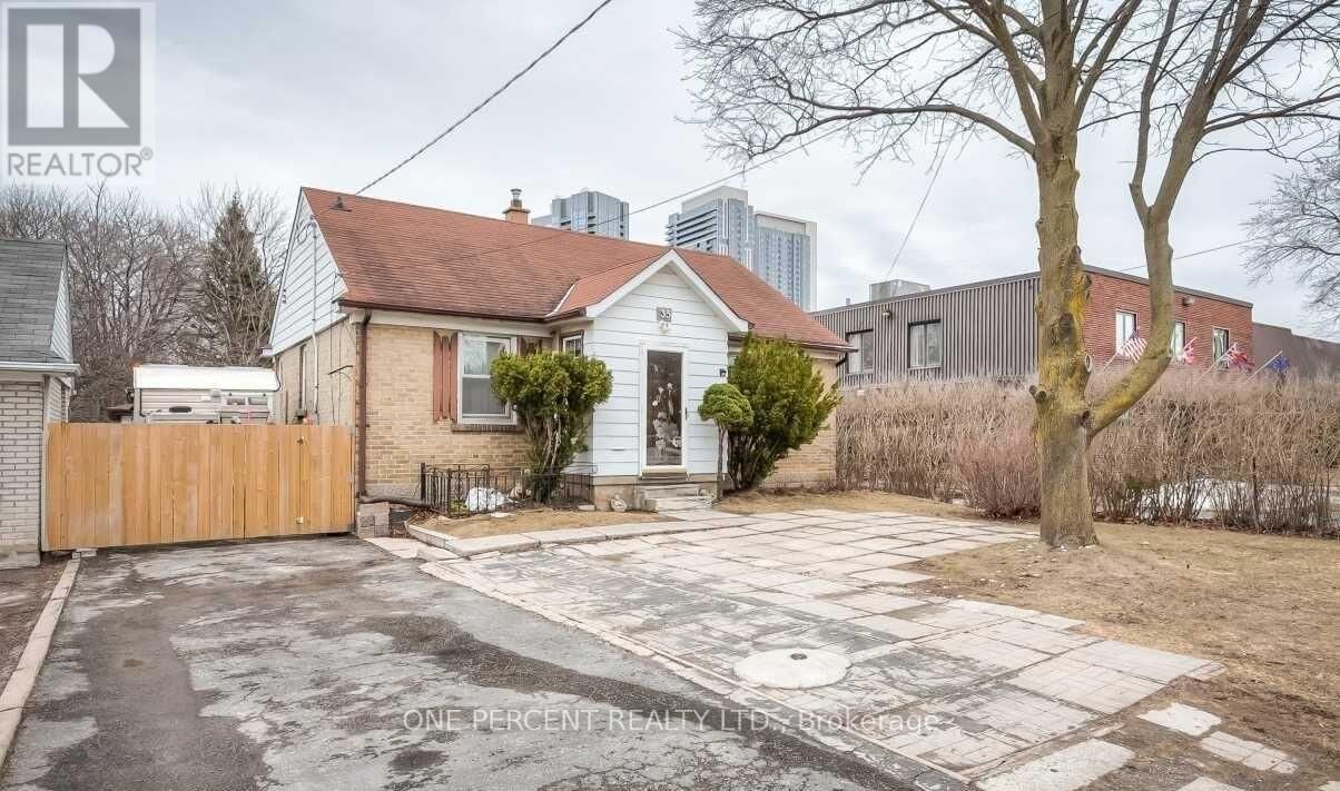 Property Photo: 35 Lamont Avenue ON M1S 1A8