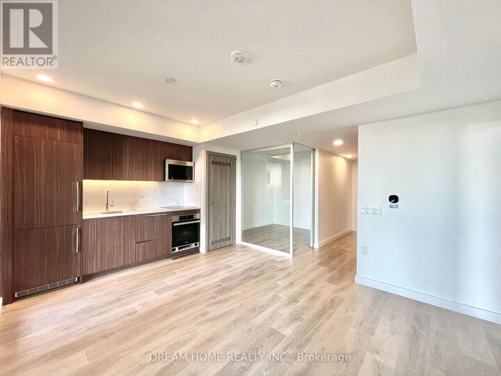 Property Photo:  38 Widmer Street 1810  ON M5V 2E9 