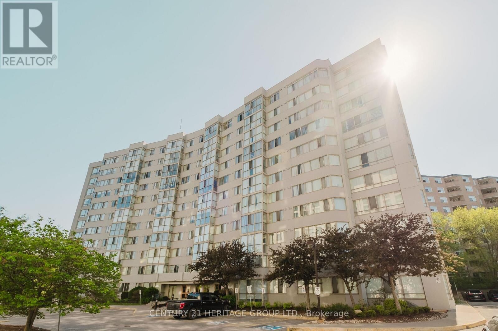 Property Photo:  270 Davis Drive 209  ON L3Y 8K2 