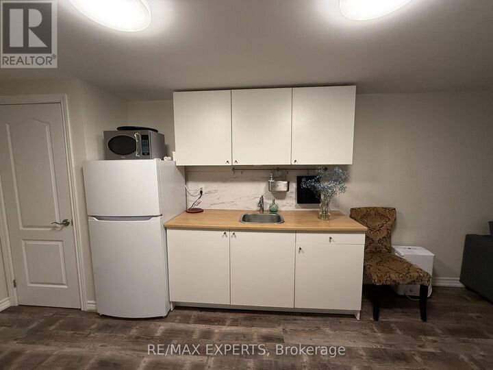 Property Photo:  4 McNairn Court Basement  ON L4C 5X1 