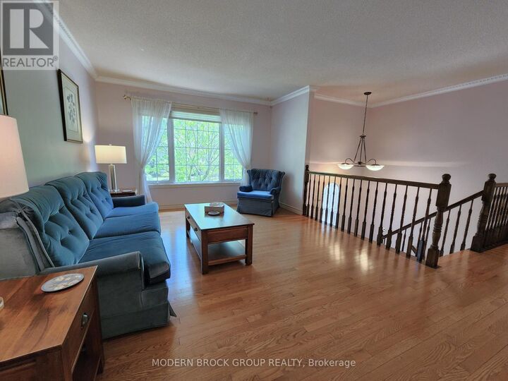 Property Photo: 382 Pearl Street West ON K6V 4E5