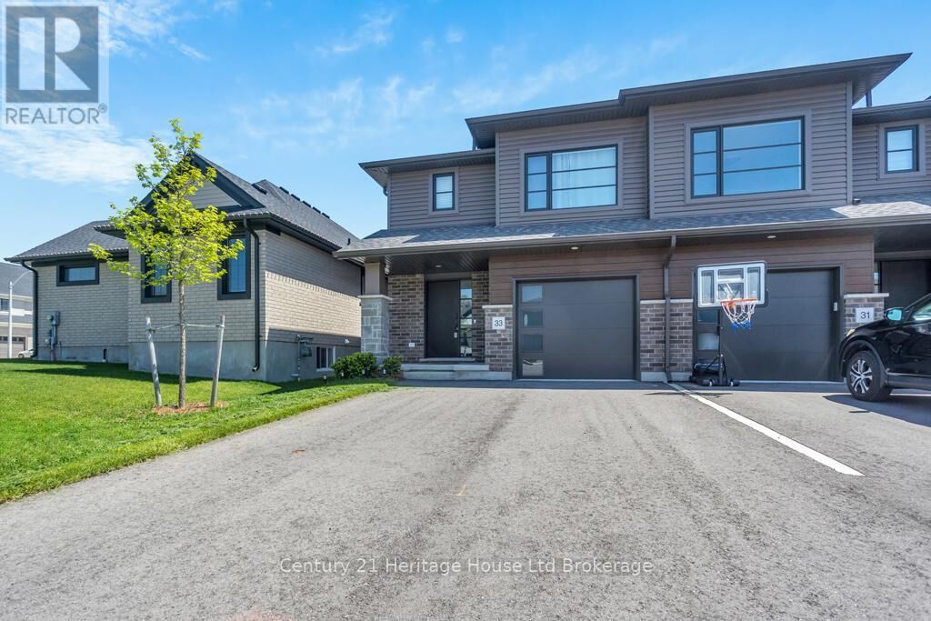 Property Photo:  33 Martin Street  ON N4G 0K3 