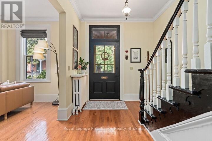 Property Photo:  7 Forin Street  ON K8N 2H5 