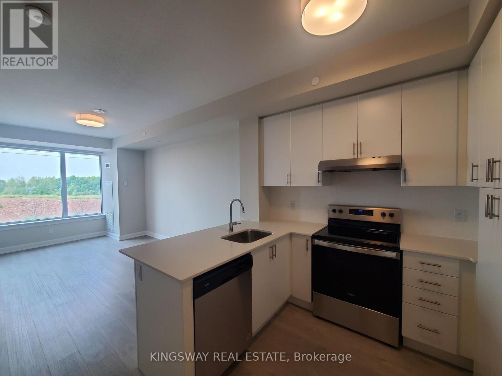 Property Photo:  3200 William Coltson Avenue 321  ON L6H 7W6 