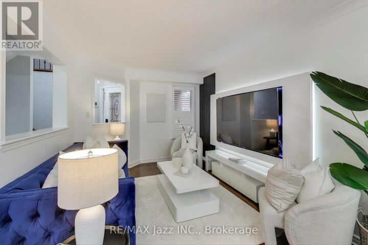 Property Photo:  9 Maconnachie Place  ON L1C 4M4 