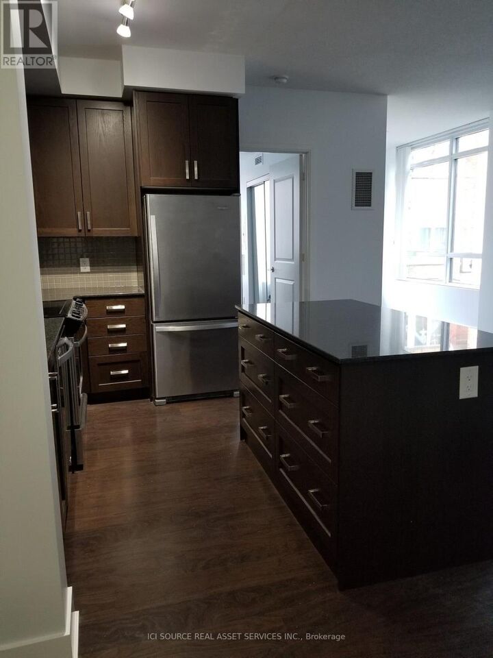 Property Photo:  7608 Yonge Street 210  ON L4J 0J5 