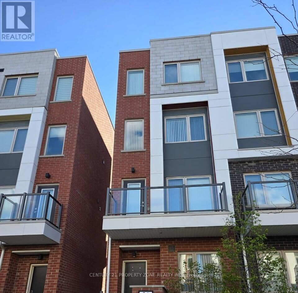 Property Photo:  36 William Duncan Road  ON M3K 0C5 