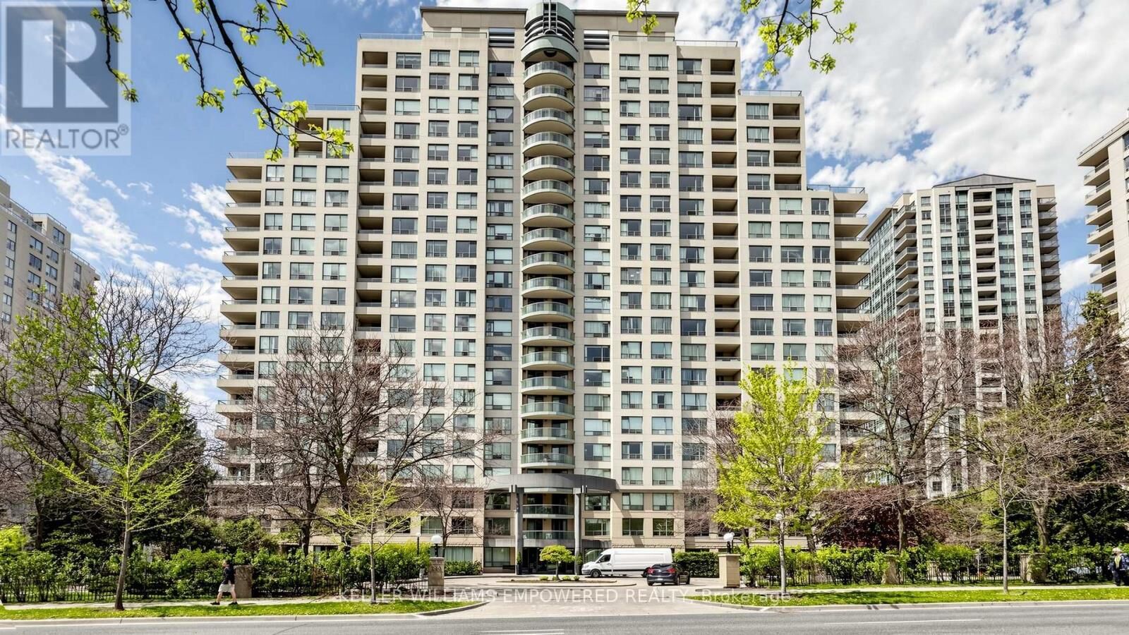 Property Photo: 238 Doris Avenue 1511 ON M2N 6W1