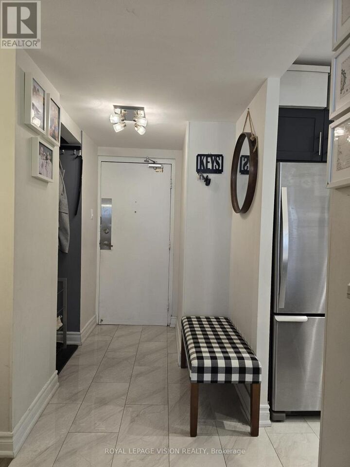 Property Photo:  45 Sunrise Avenue 708  ON M4A 2S3 