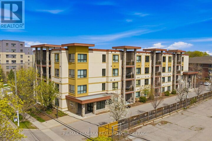 Property Photo: 26 Wellington Street 404 ON L2R 5P8