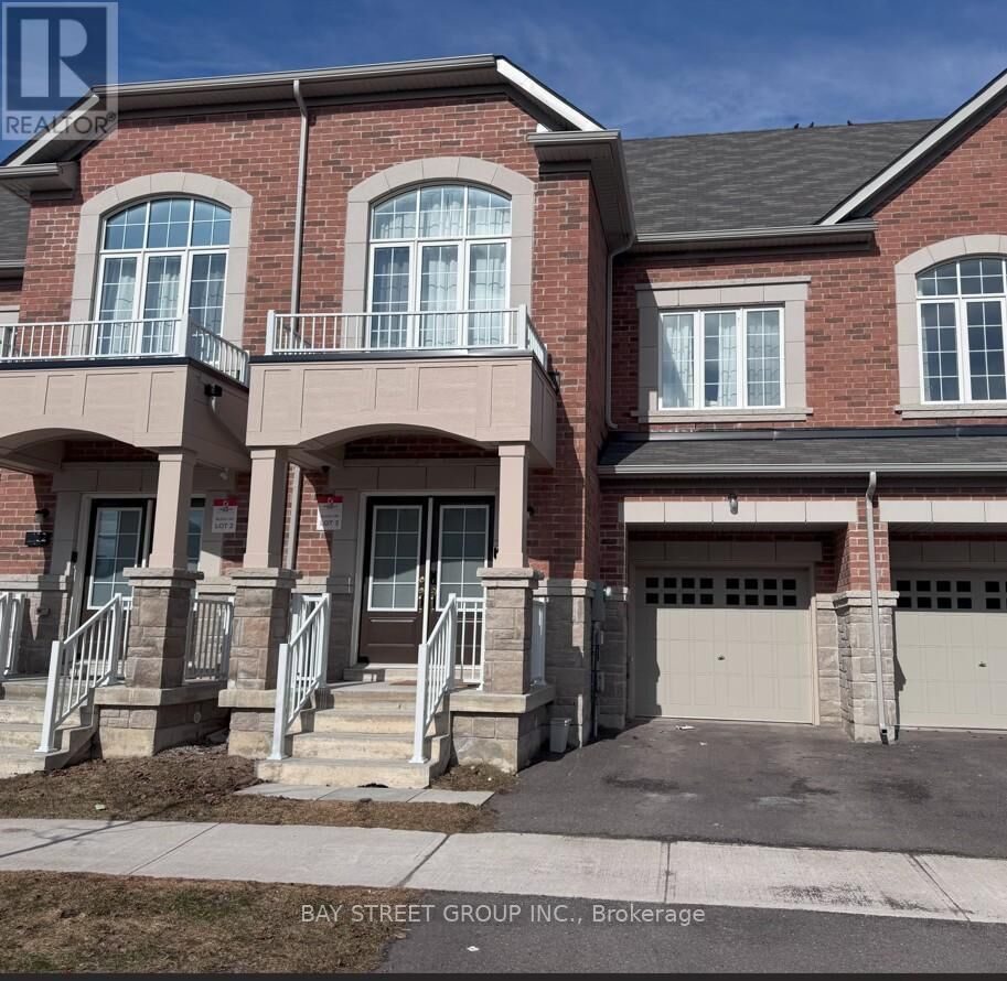 Property Photo:  100 Ness Drive  ON L4S 0K9 
