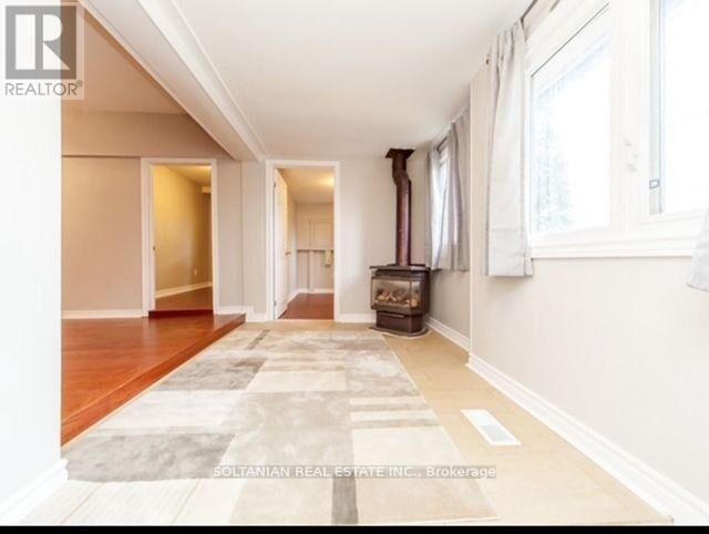 Property Photo: 257 Parkwood Avenue ON L4P 2X2