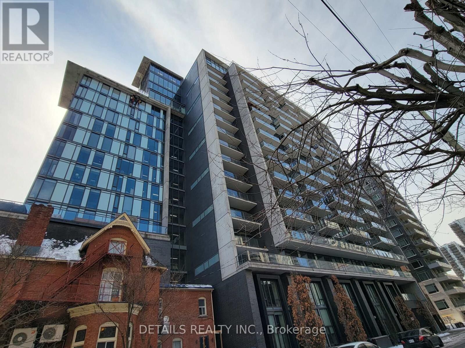 Property Photo: 224 Lyon Street North 812 ON K1R 5V9