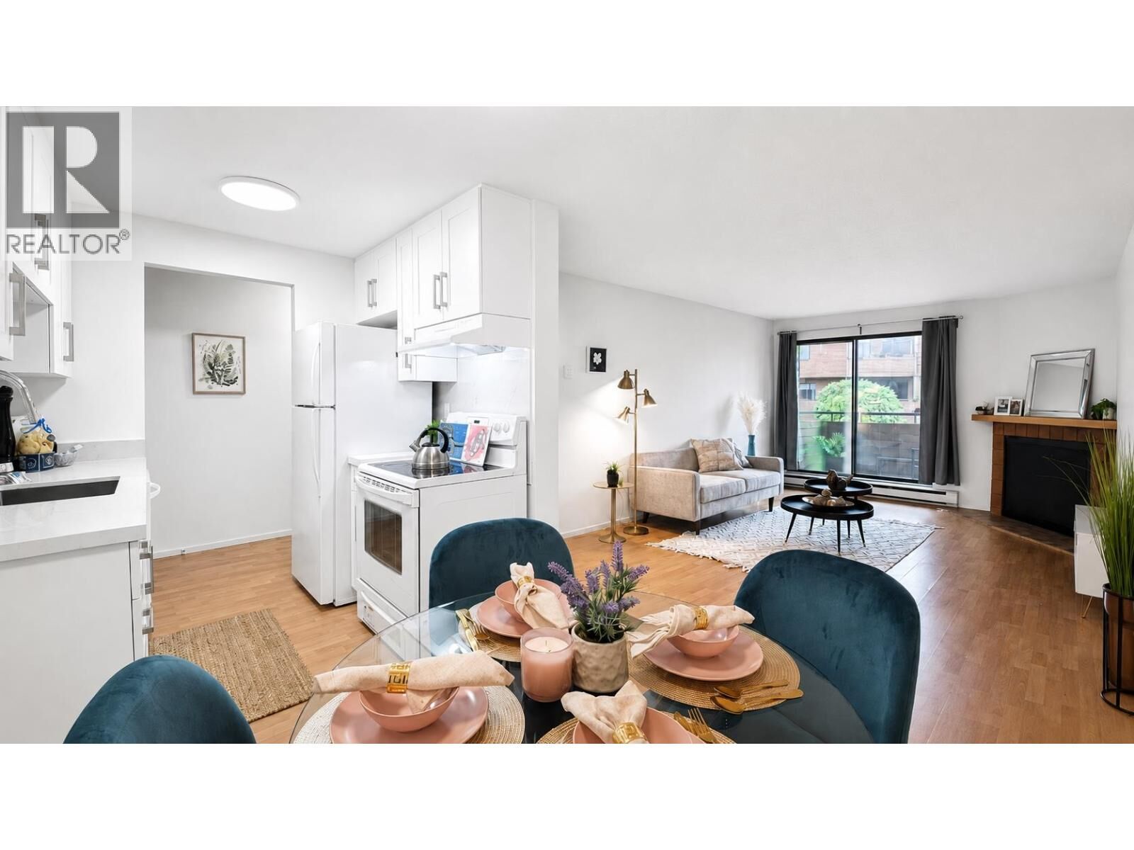 Photo de la propriété:  7295 Moffatt Road 206  BC V6Y 3E5 