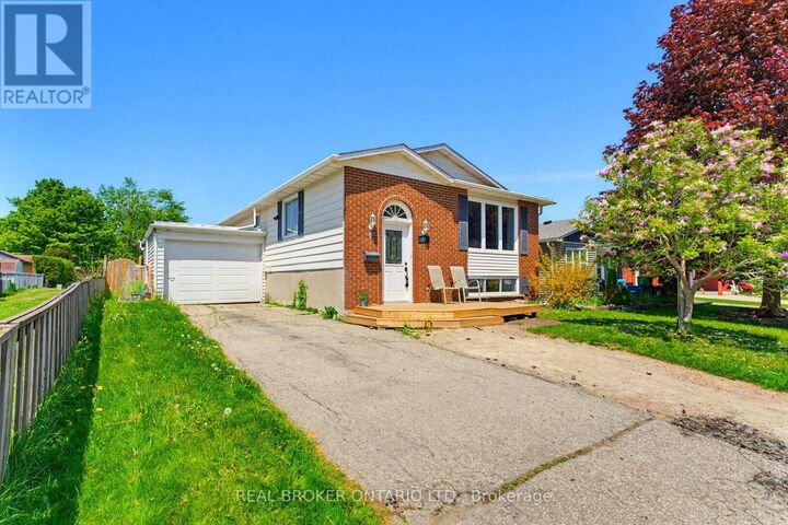 Property Photo: 26 Aspen Crescent ON N3B 1J8