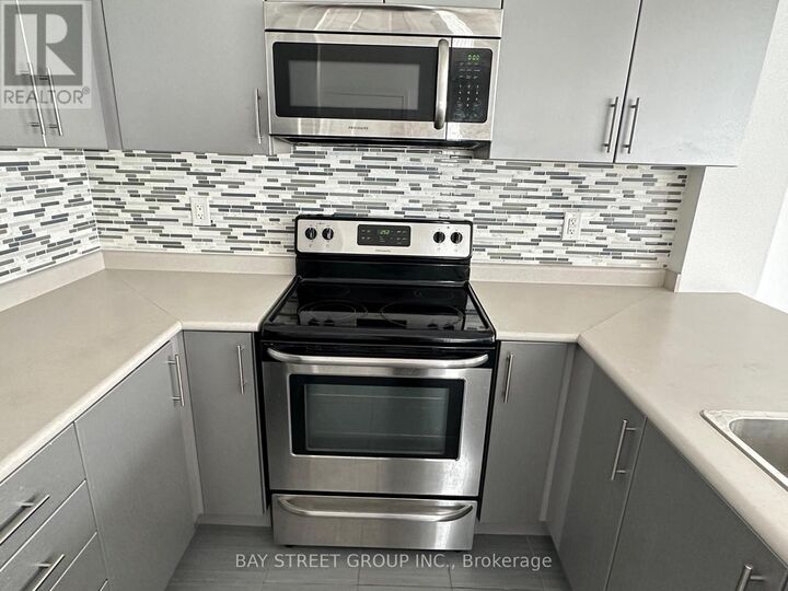 Property Photo:  2333 Sawgrass Drive 305  ON L6H 0L2 