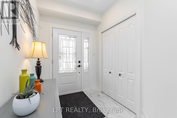Property Photo:  275 Tewsley Drive  ON K1V 0Y6 