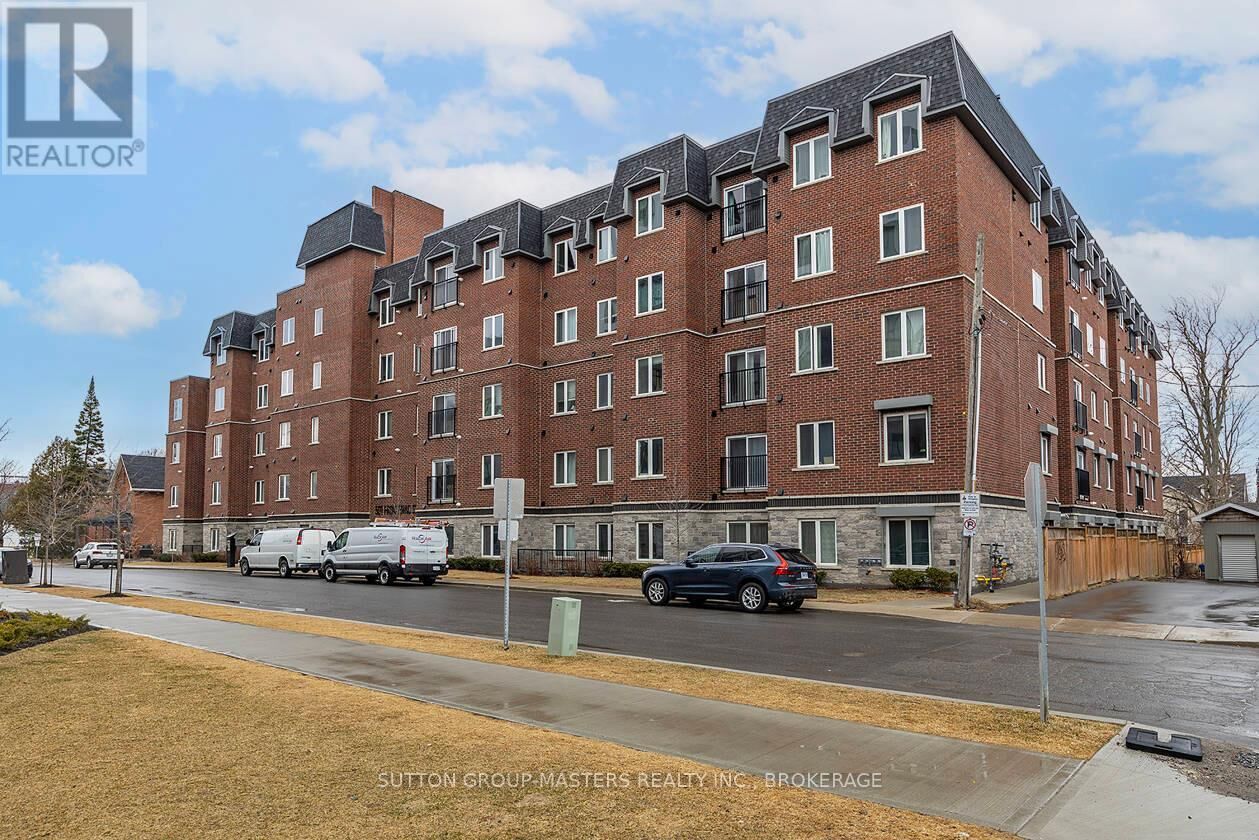 Property Photo:  501 Frontenac Street 413  ON K7K 4L9 