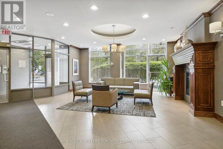 Property Photo:  19 Barberry Place 711  ON M2K 3E3 